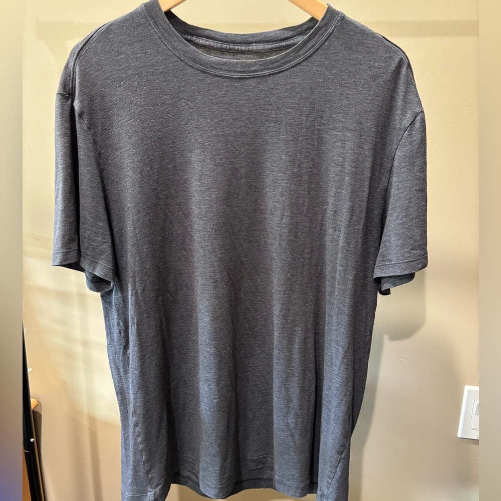 Lululemon T-Shirt